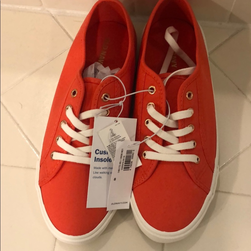 NWT old navy sneakers